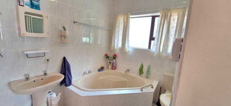 3 Bedroom Property for Sale in Fraaiuitsig Western Cape